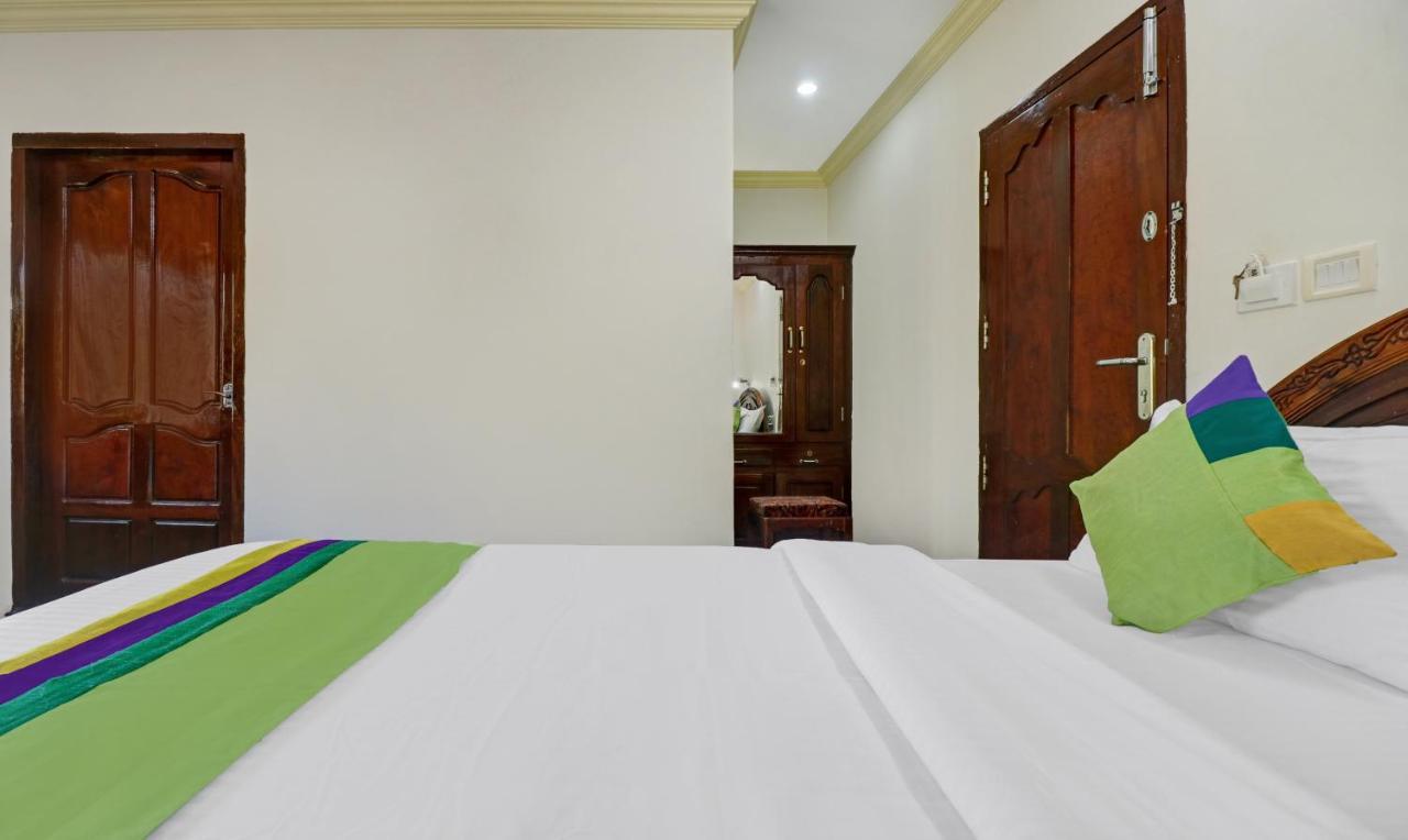 Itsy Hotels The Waters Edge Beach Resort Ковалам Экстерьер фото